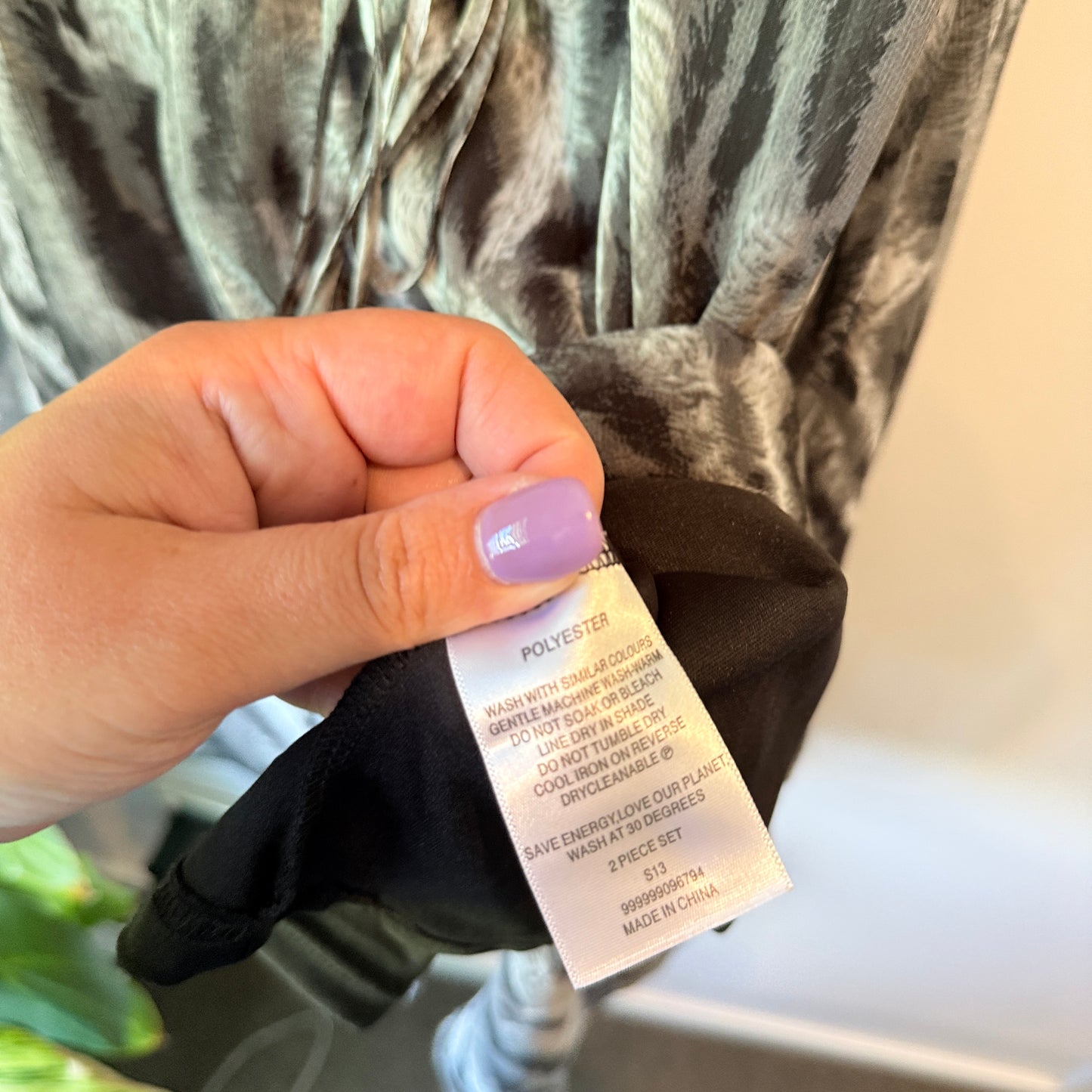 Maya Sleeveless Abstract Print Dress Grey – Size 16