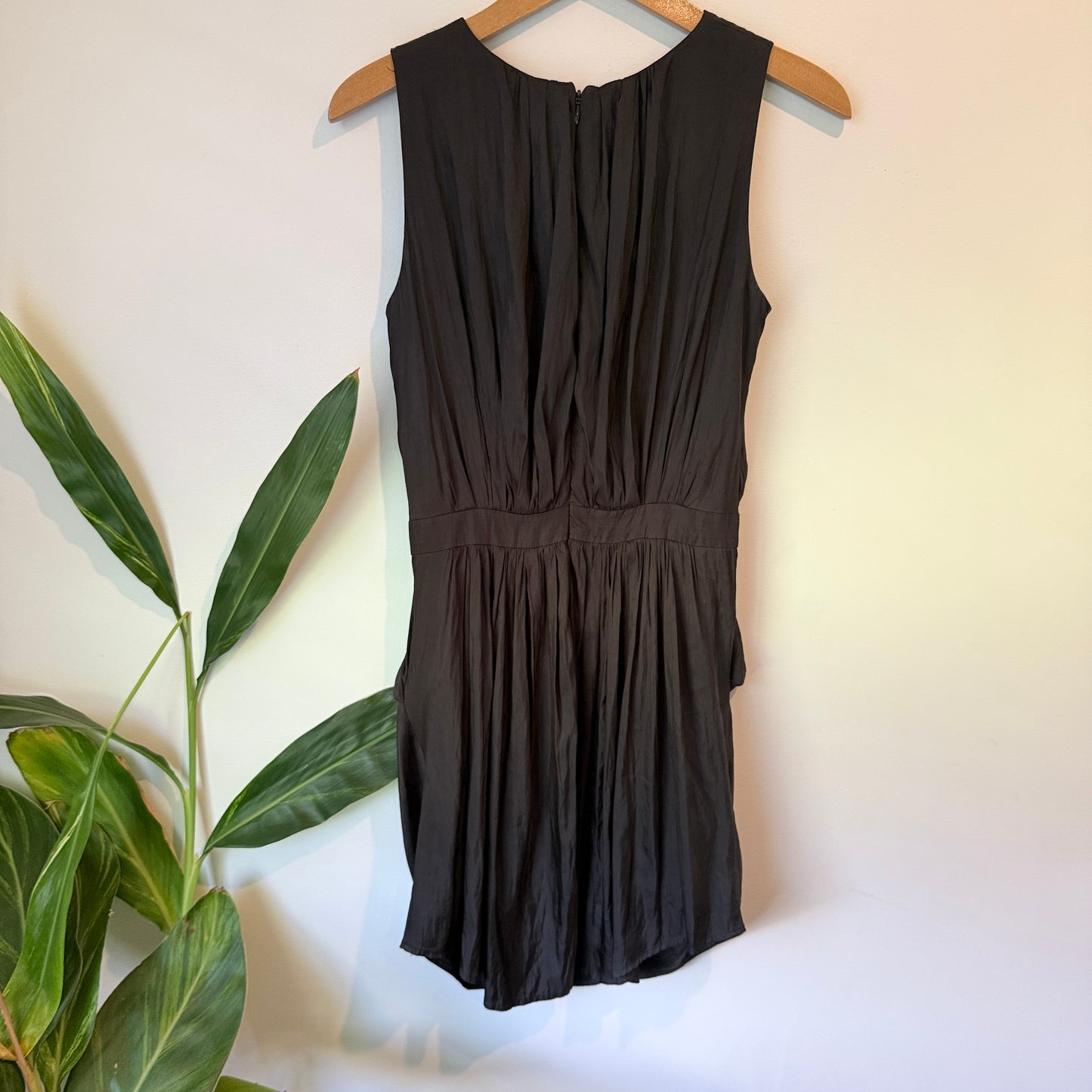 LIFEwithBIRD Sleeveless Pleated Dress Black – Size 1 (US 4 / NZ 8)