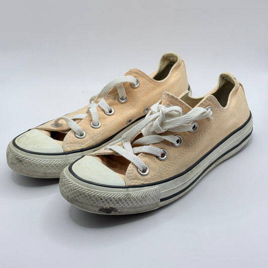 Converse Chuck Taylor All Star Low Top Peach – Size 9