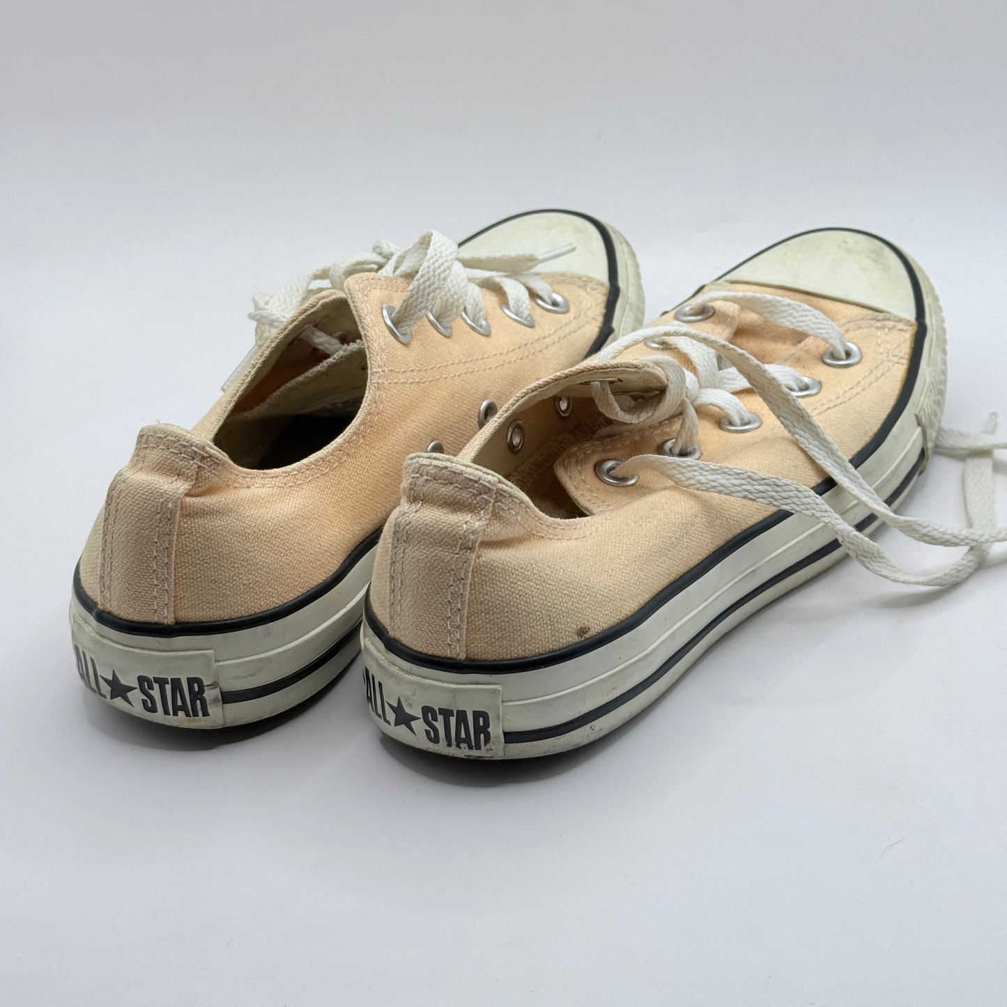 Converse Chuck Taylor All Star Low Top Peach – Size 9