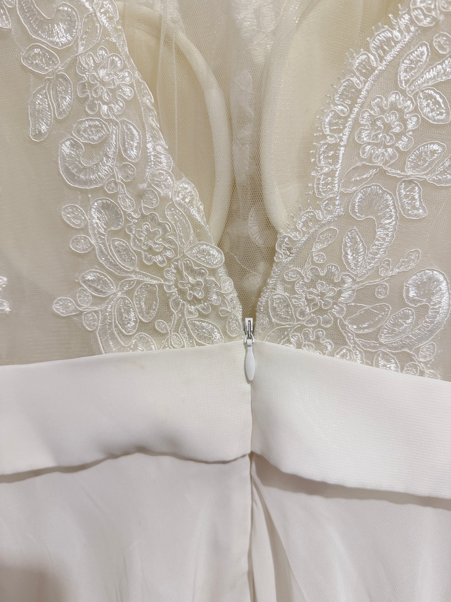 Ivory Lace Chiffon Wedding Dress Size 8-10