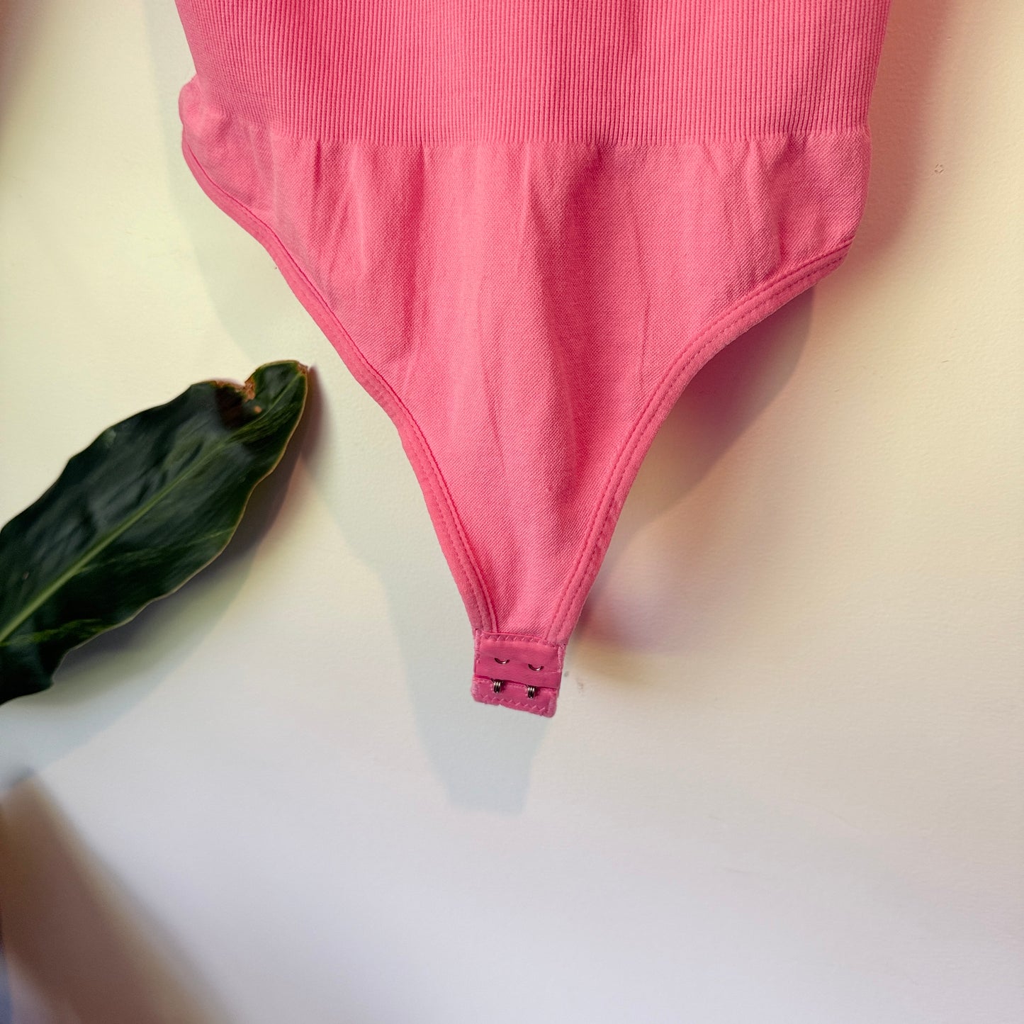 Pink Ribbed Bodysuit – Size L