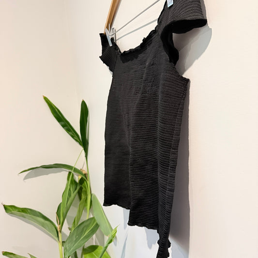Wetseal Size U/Arm to U/Arm 38cm Smocked Off-the-Shoulder Crop Top