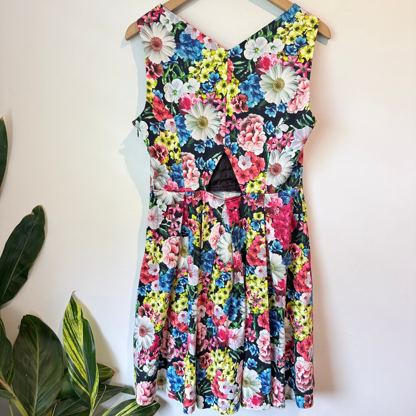 Urban Precinct Size 12 Cotton Floral Dress