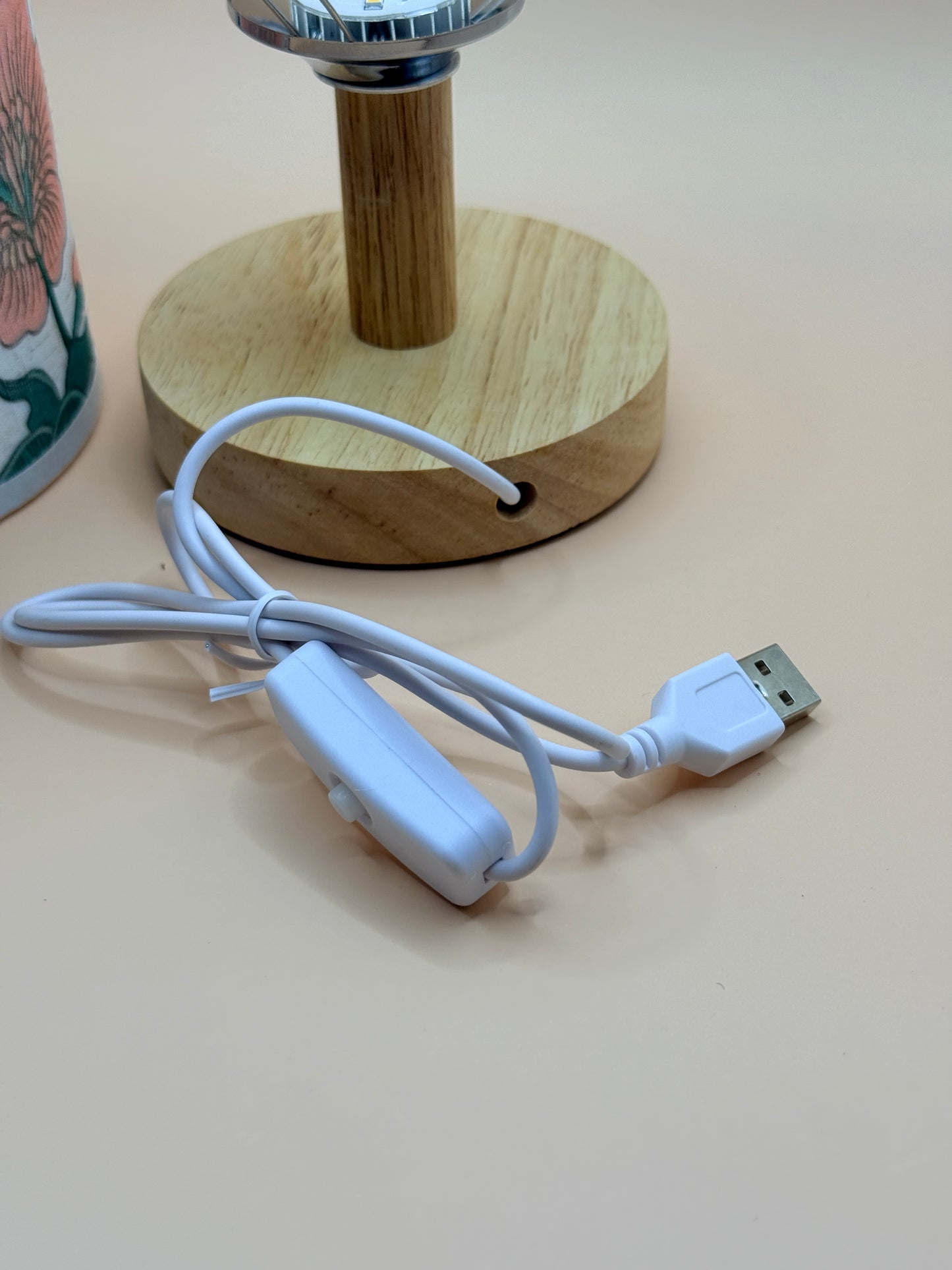 Floral USB Table Lamp