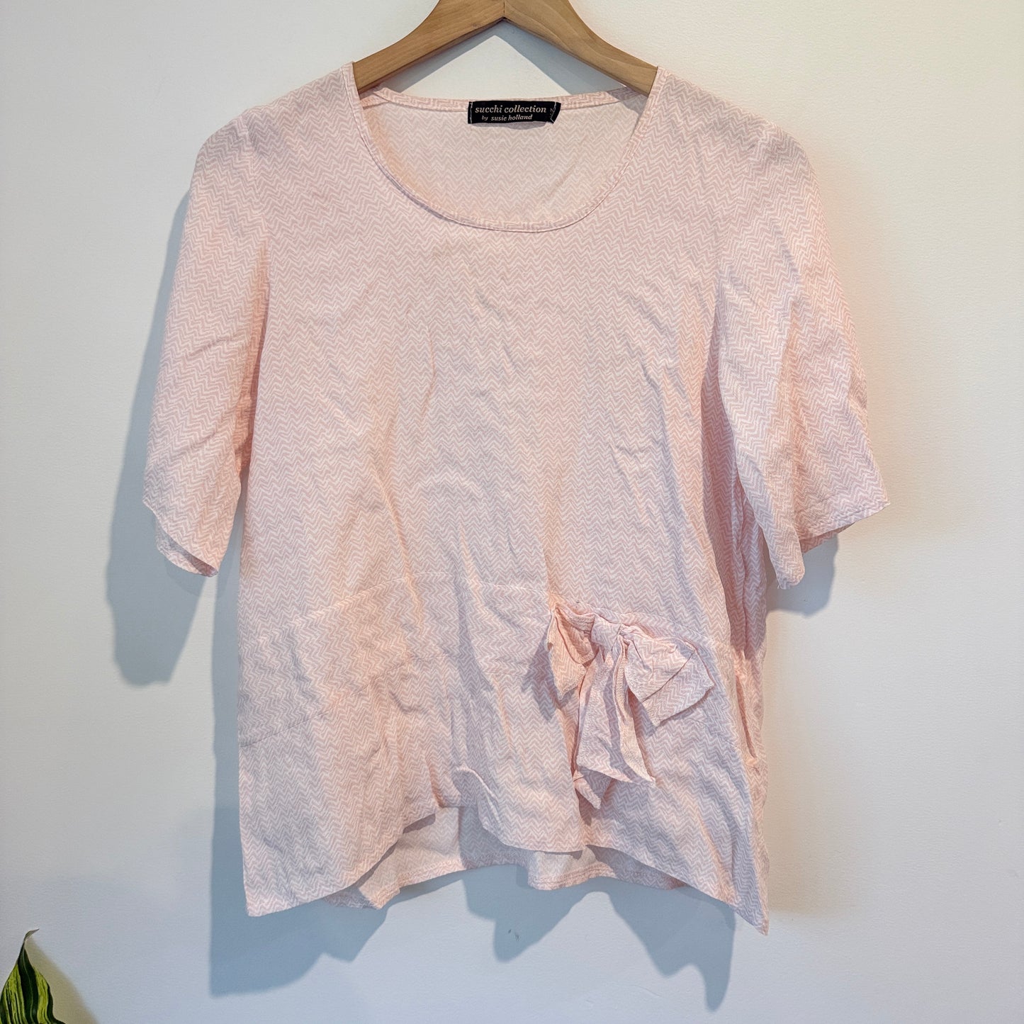 Succhi Collection by Susie Holland Viscose Light Patterned Top - 48cm U/Arm