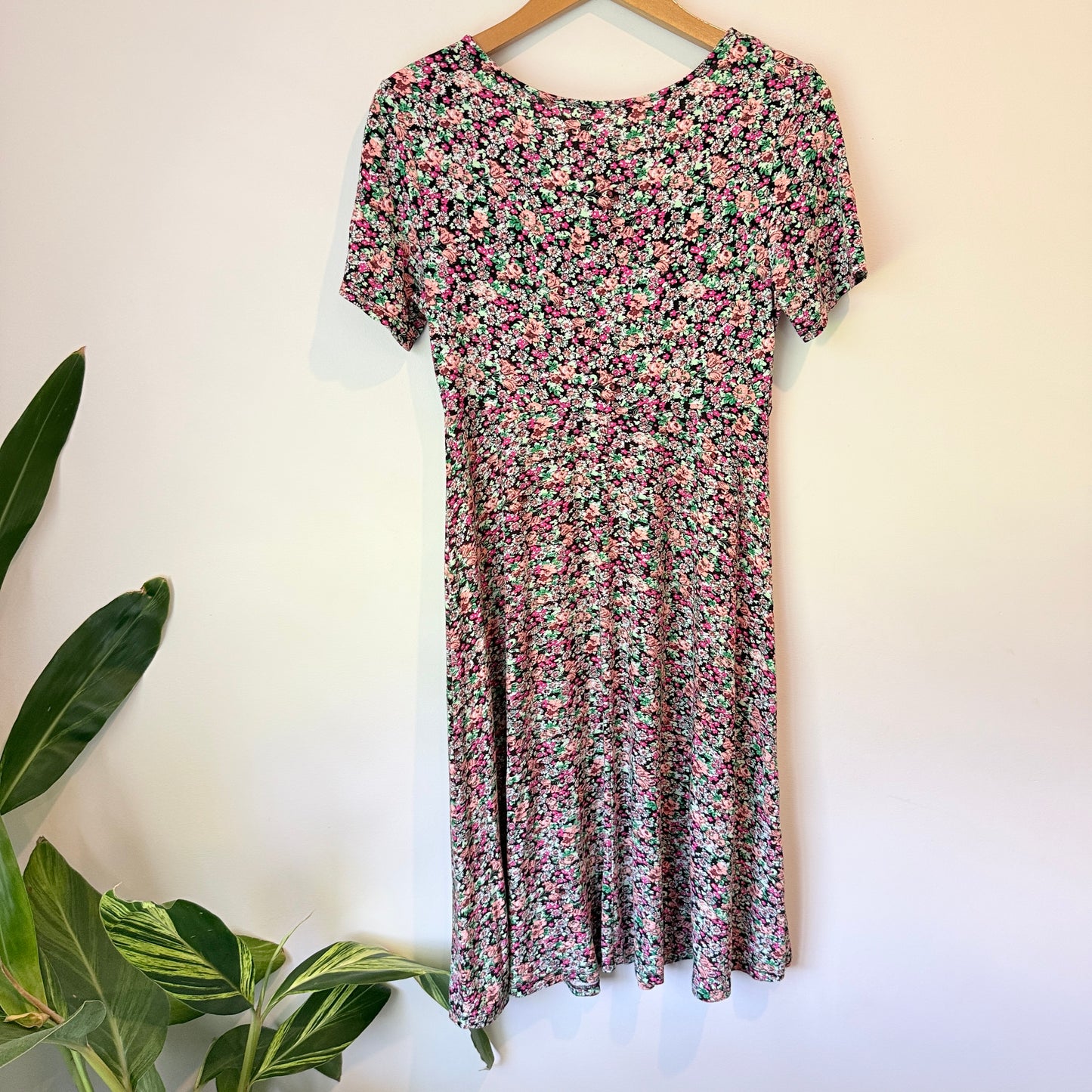 Unbranded Floral V-Neck Midi Dress - 39cm U/Arm