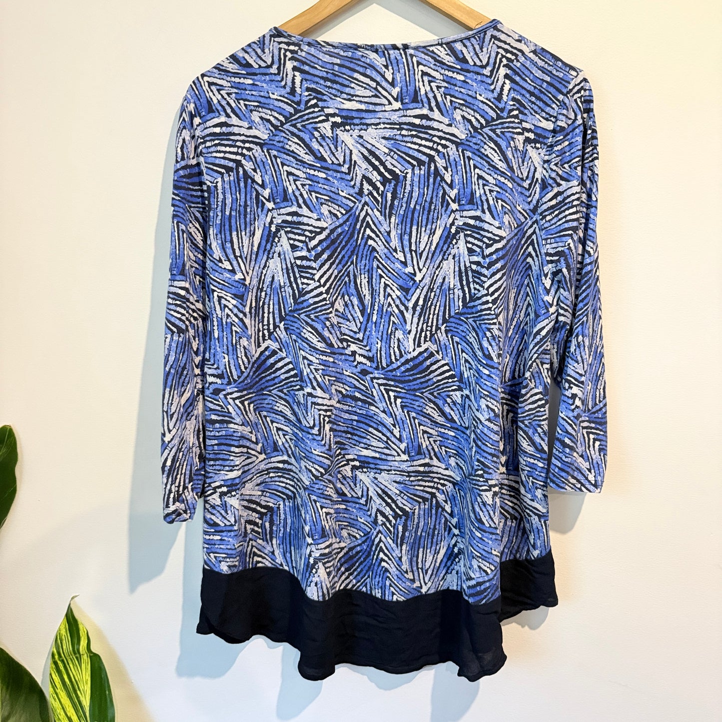 Blue Illusion Abstract Print Tunic Blouse Size XL
