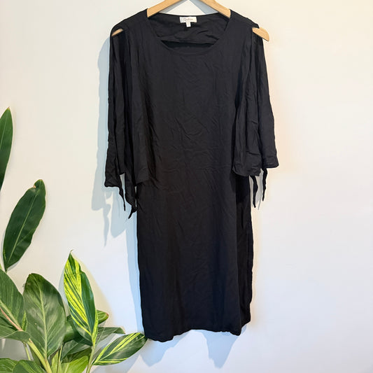 Capture Black Knee-Length Dress Size 12