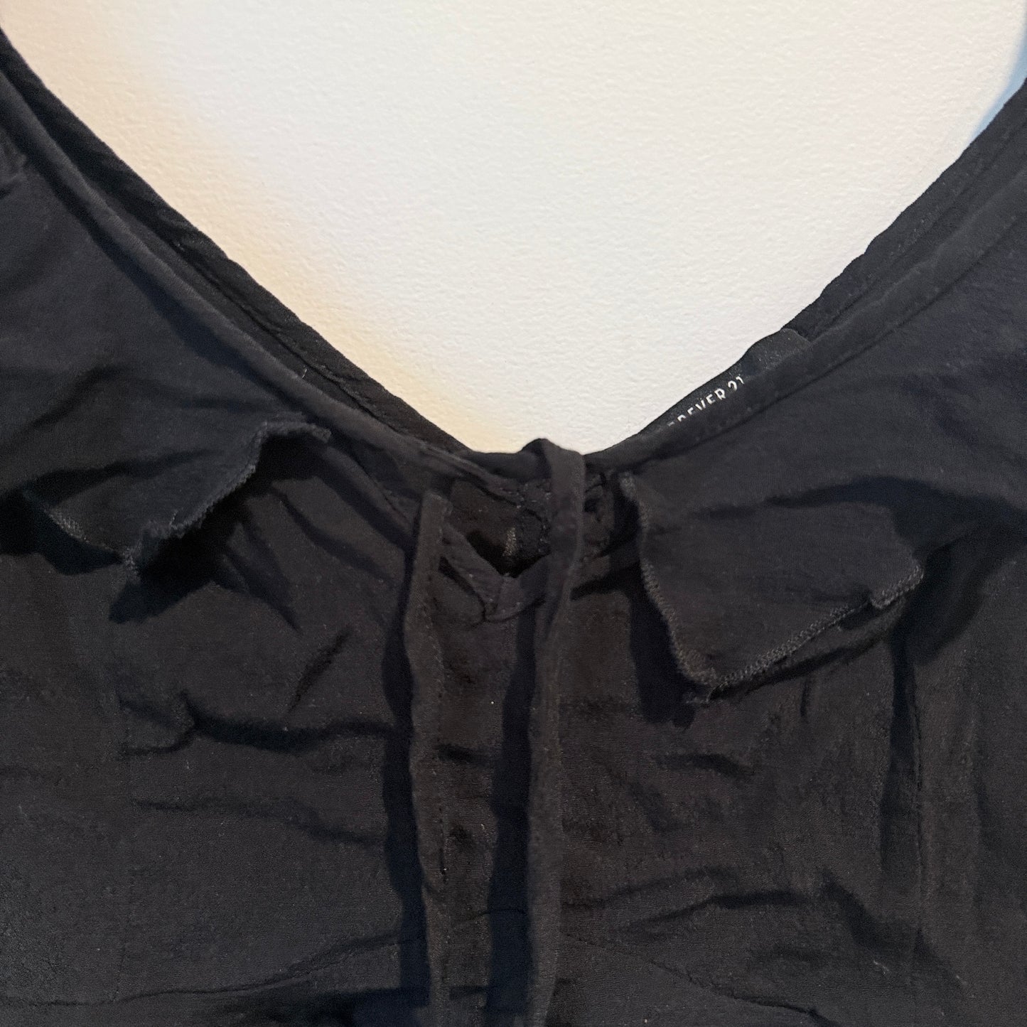 Forever21 Black Ruffled Crop Top Size M