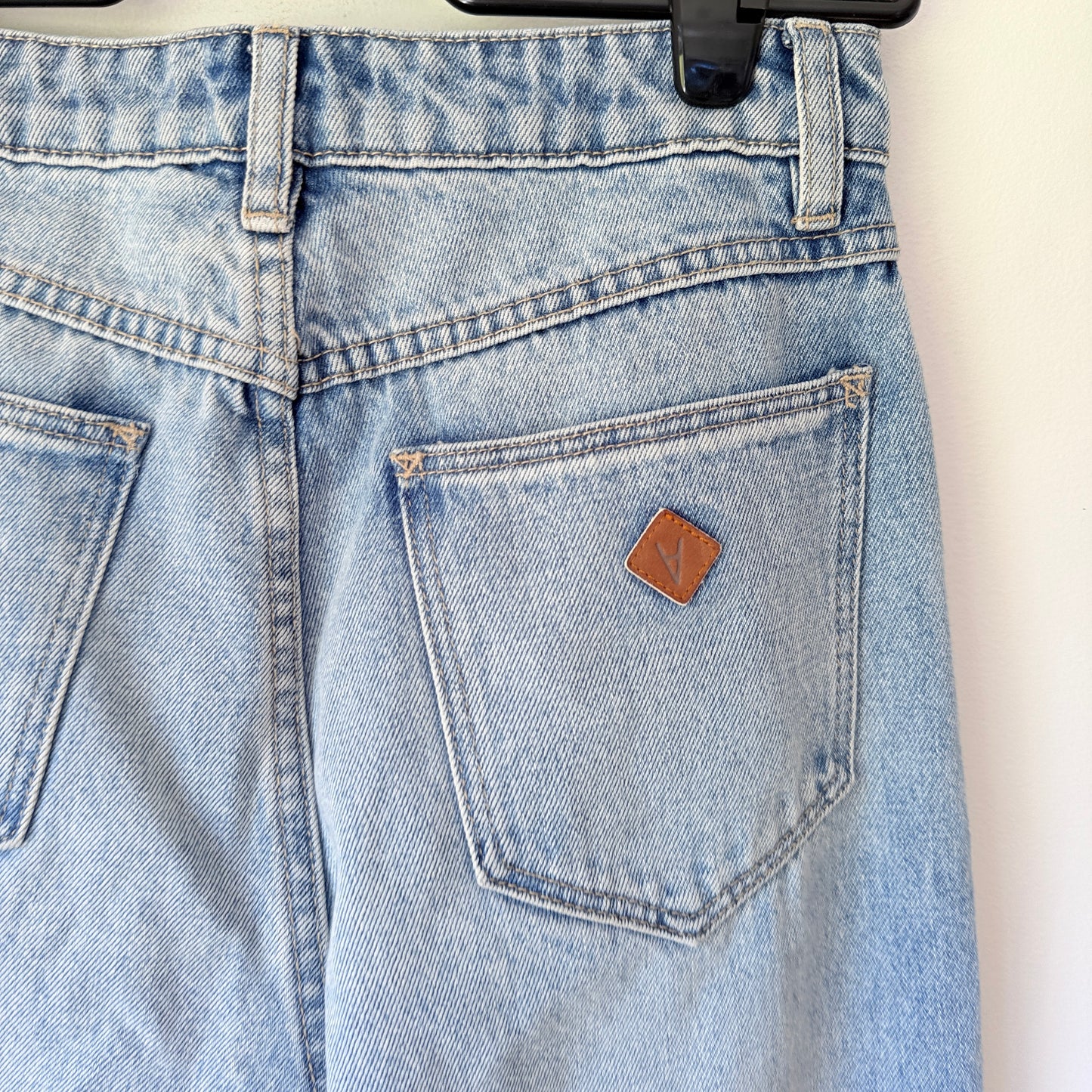 Abrand Jeans Light Wash Distressed Venice Straight Jeans - Size 26