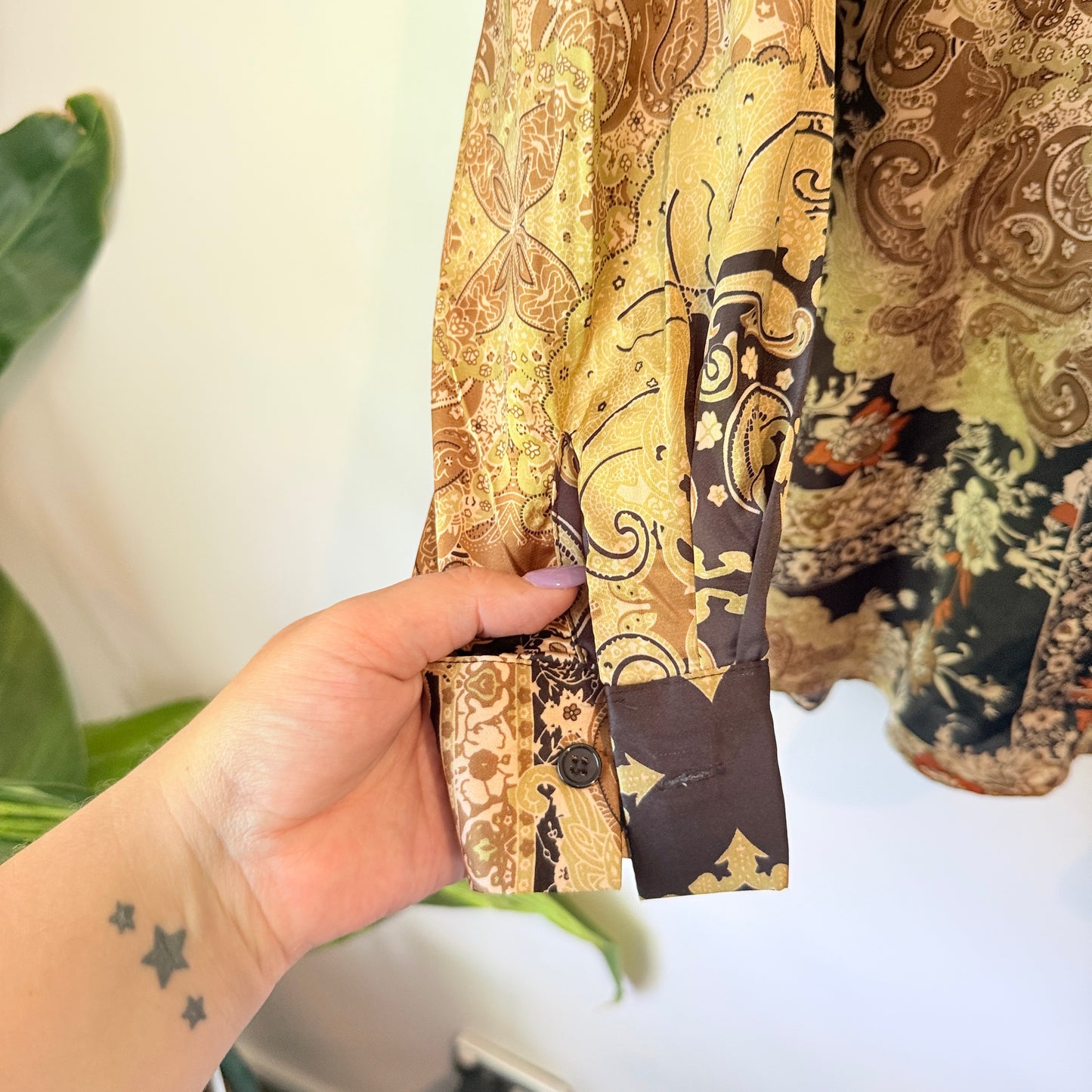 Mirrou Patchwork Paisley Button-Up Shirt – Size 10