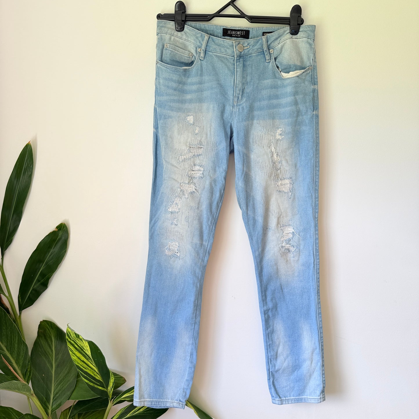 Jeanswest Light Wash Distressed Slim Boyfriend Jeans - Size 10