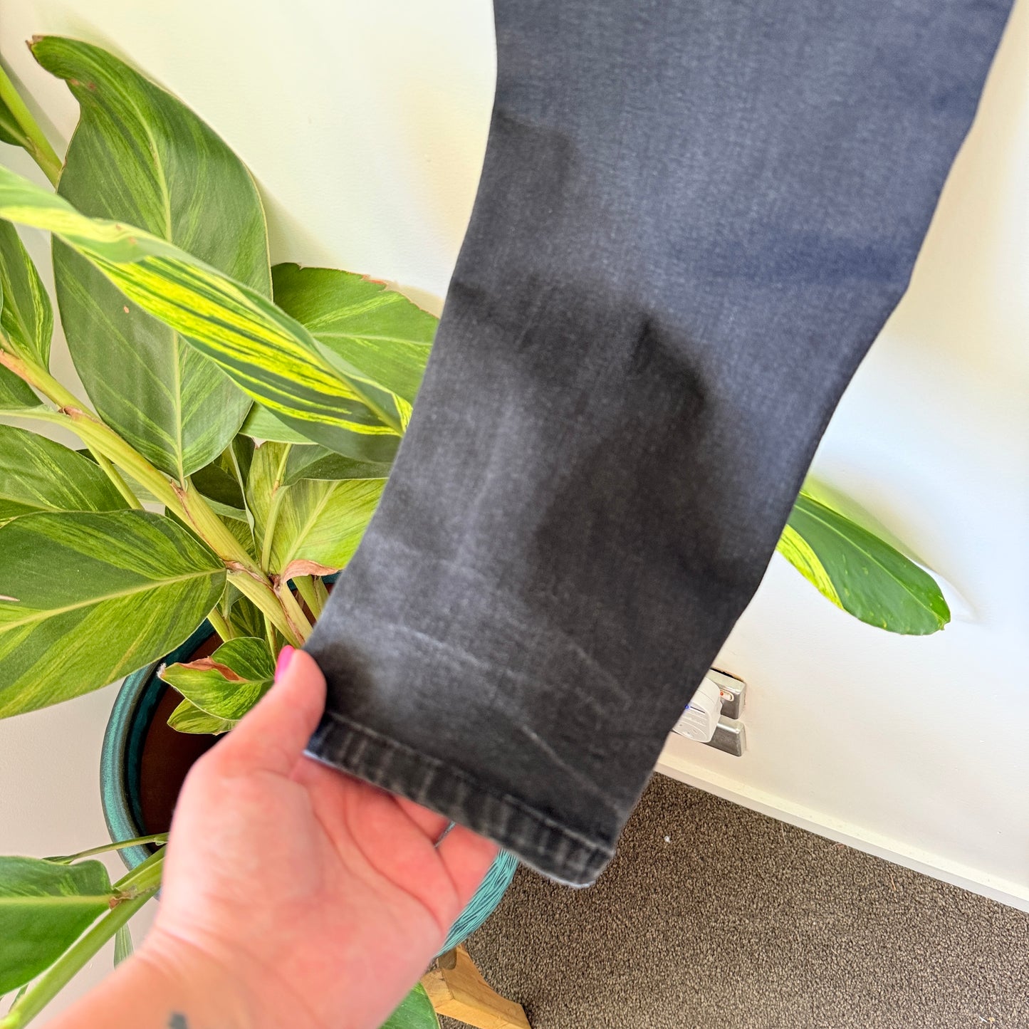 VERGE DENIM Black Wash Skinny Electra Jeans - Size 12