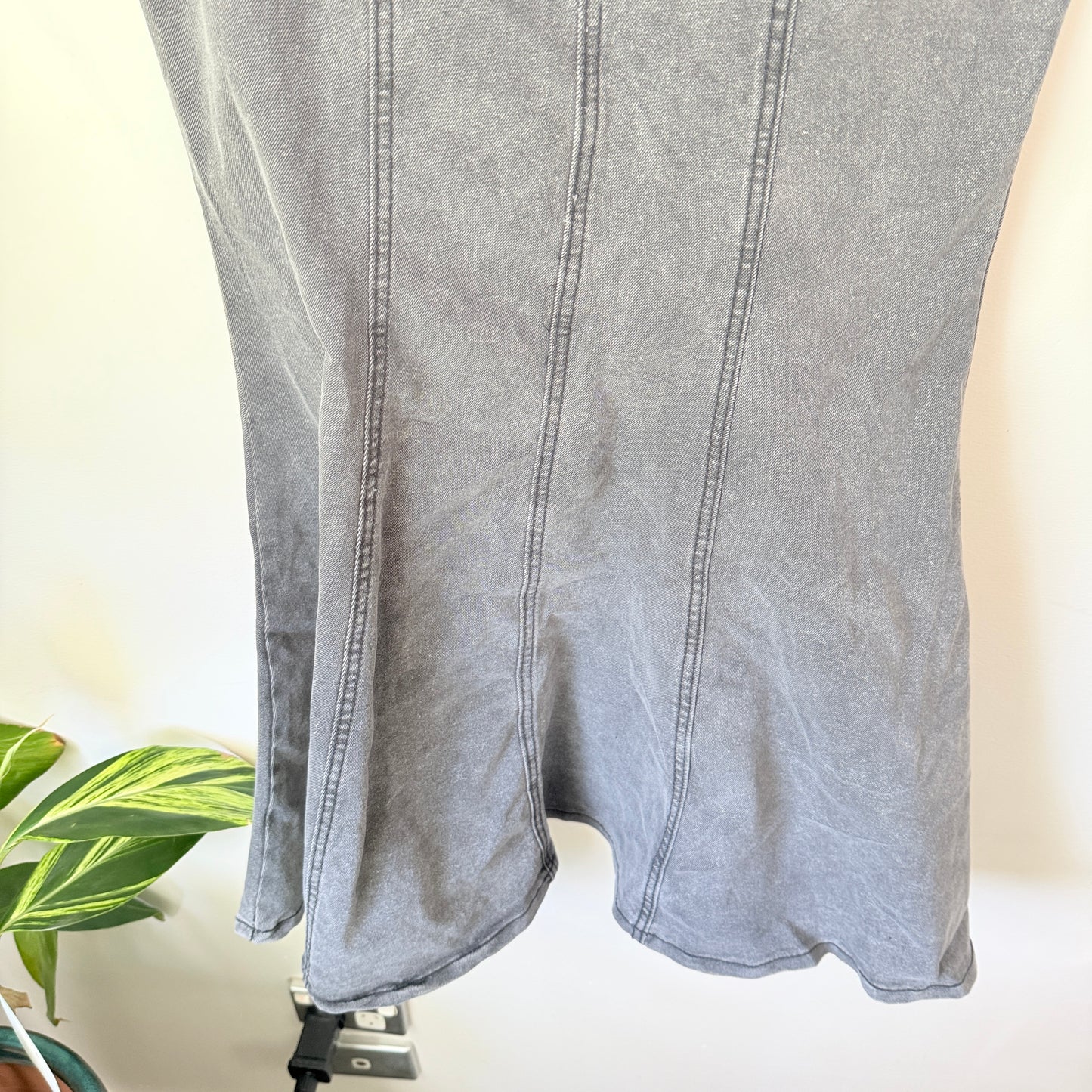 Mirrou Grey Denim Midi Skirt – Grey – Size M