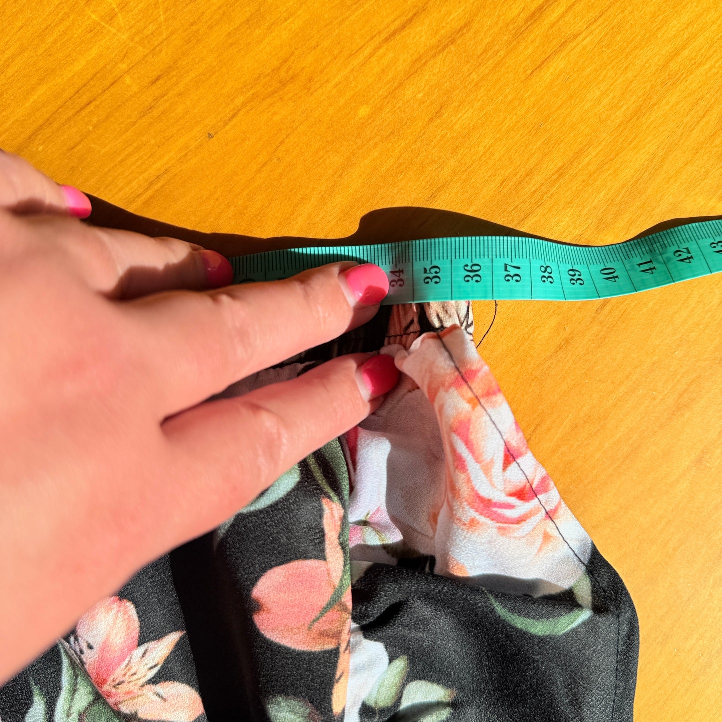 Black Pink Rose Floral Ruffle Mini Skirt - 70cm Waist