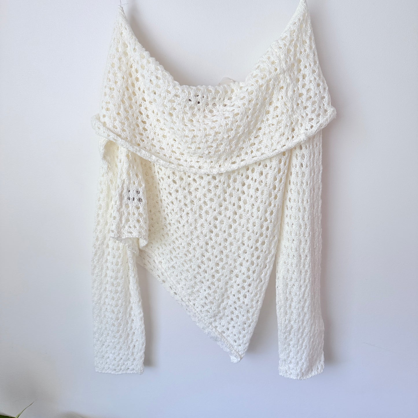 Mirrou Crochet Off-Shoulder Knit Top – Beige – Size S