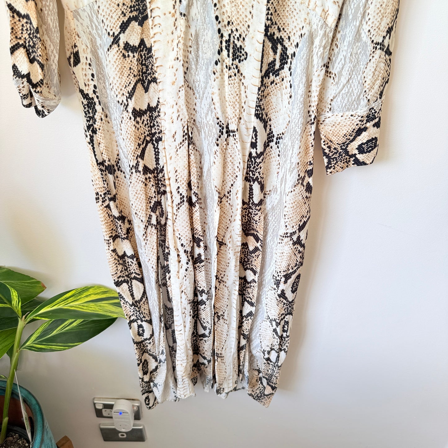 TOPSHOP Neutral Snake Print Midi Shirt Dress - 6