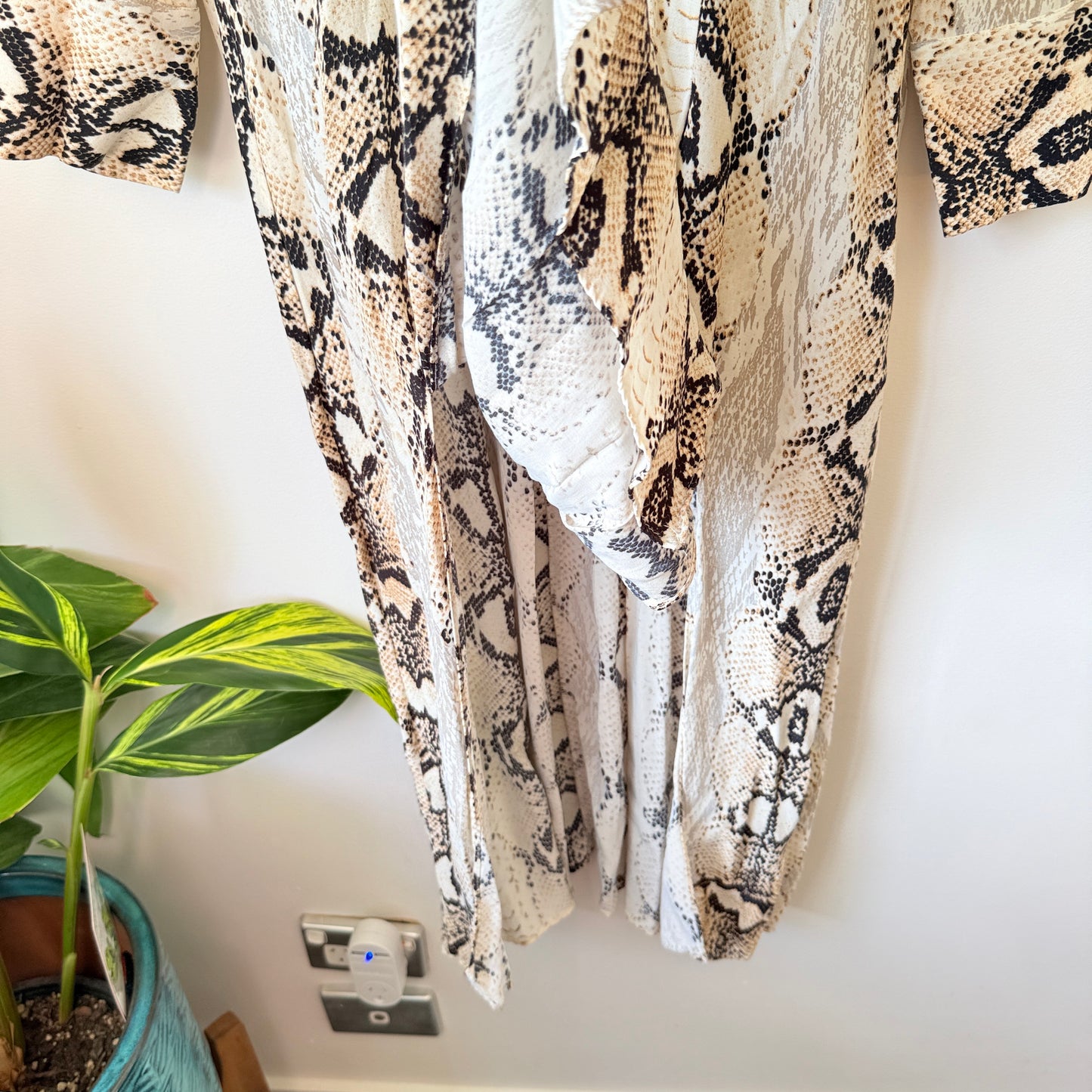 TOPSHOP Neutral Snake Print Midi Shirt Dress - 6