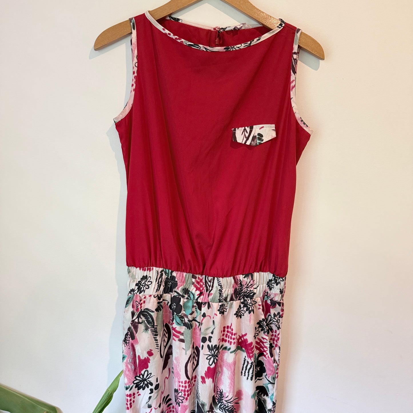 Meee!! Size M Sleeveless Jumpsuit