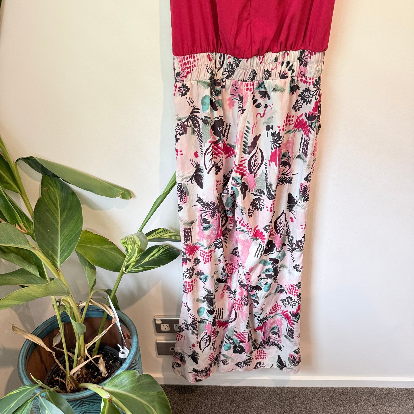 Meee!! Size M Sleeveless Jumpsuit