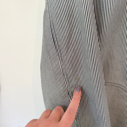 Black & White Pinstripe Zip-Up Jacket – U/Arm 57cm