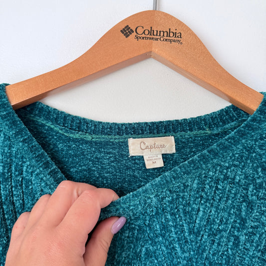 Capture Size M Knit Sweater