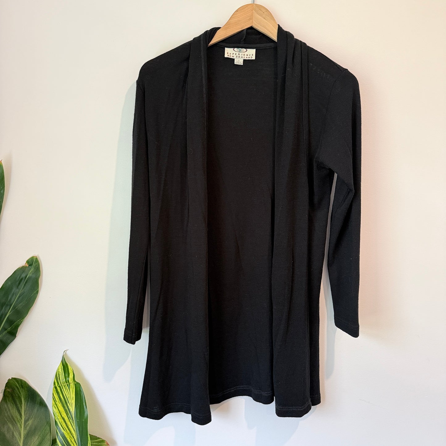 Experience New Zealand Size S Black Open-Front Merino Cardigan