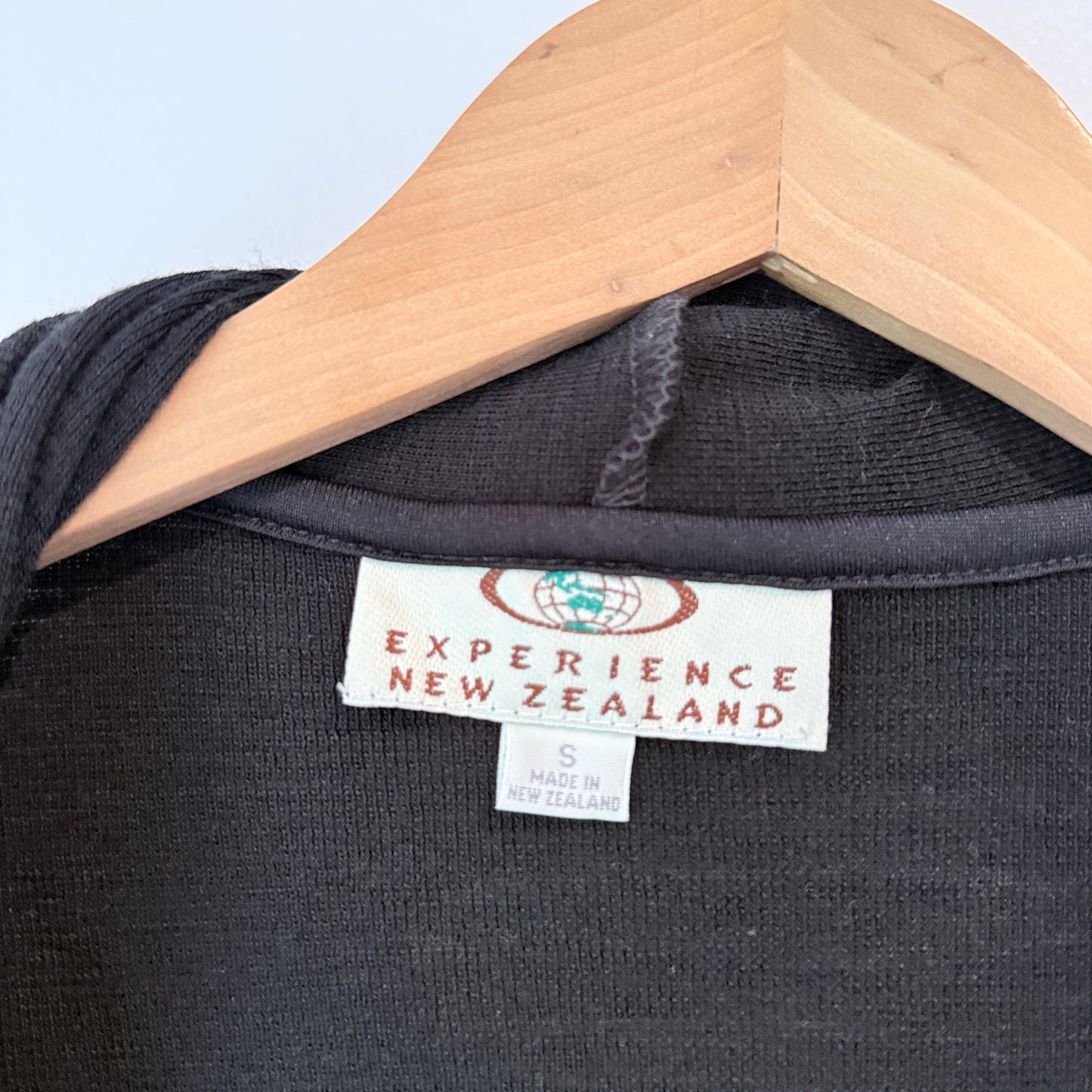 Experience New Zealand Size S Black Open-Front Merino Cardigan