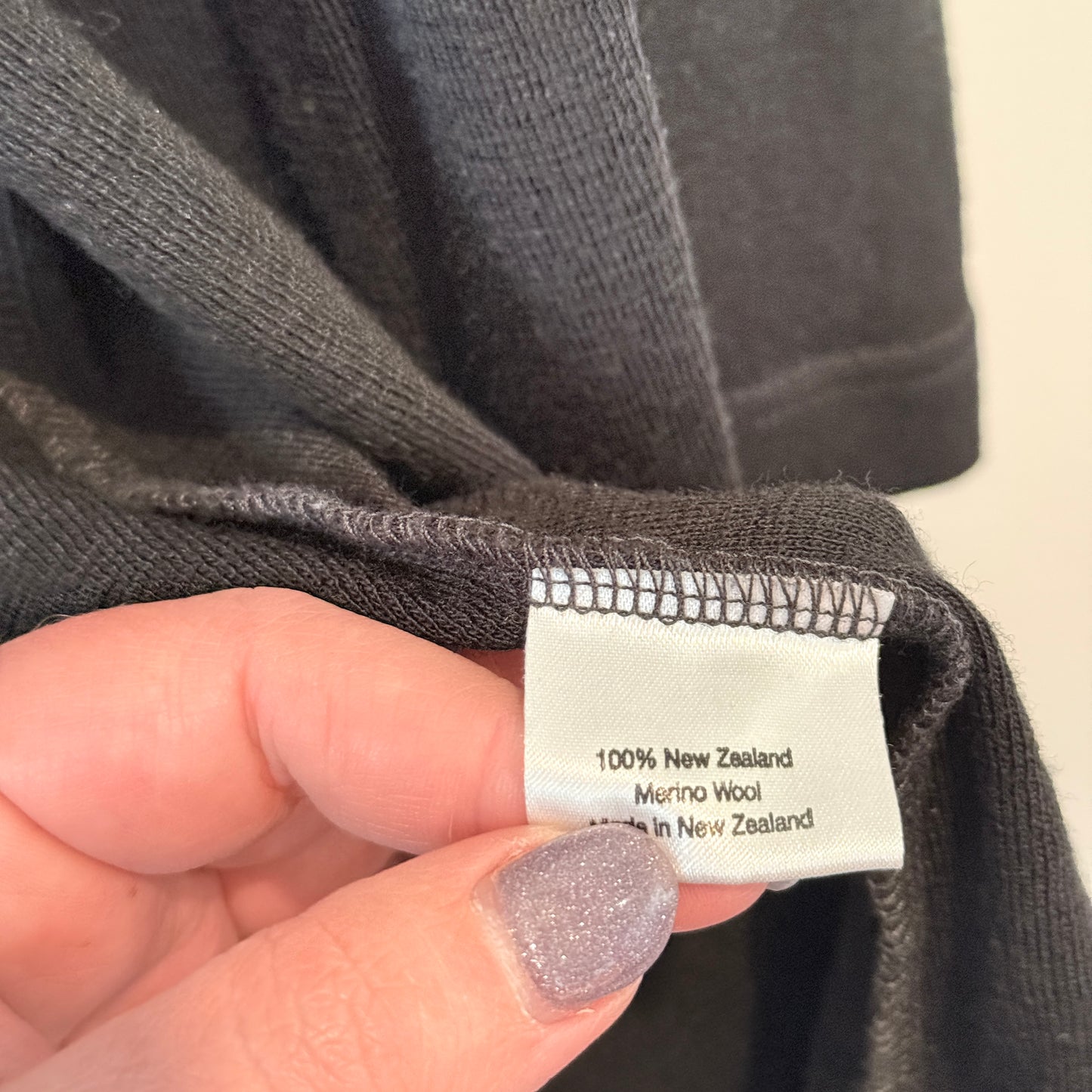 Experience New Zealand Size S Black Open-Front Merino Cardigan