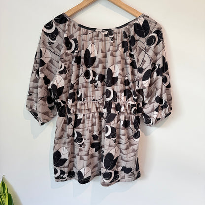 Colorado Size XL Women’s Abstract Floral Scoop-Neck Blouse