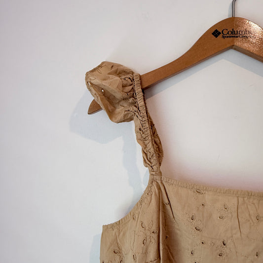 Brand Unknown Size U/Arm to U/Arm 45cm Eyelet Top