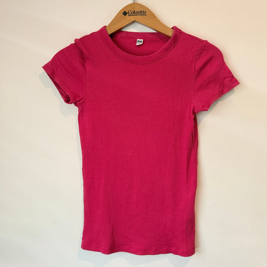 Uniqlo Size U/Arm to U/Arm 32cm Ribbed Shirt