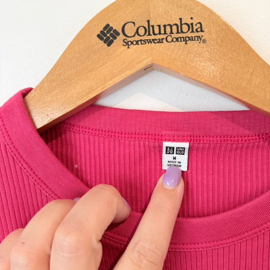 Uniqlo Size U/Arm to U/Arm 32cm Ribbed Shirt