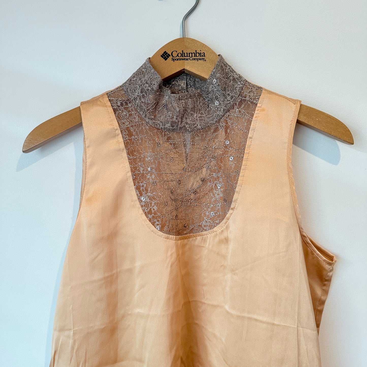 Roberto Milona Size 6 Peach-Colored Sleeveless Dress