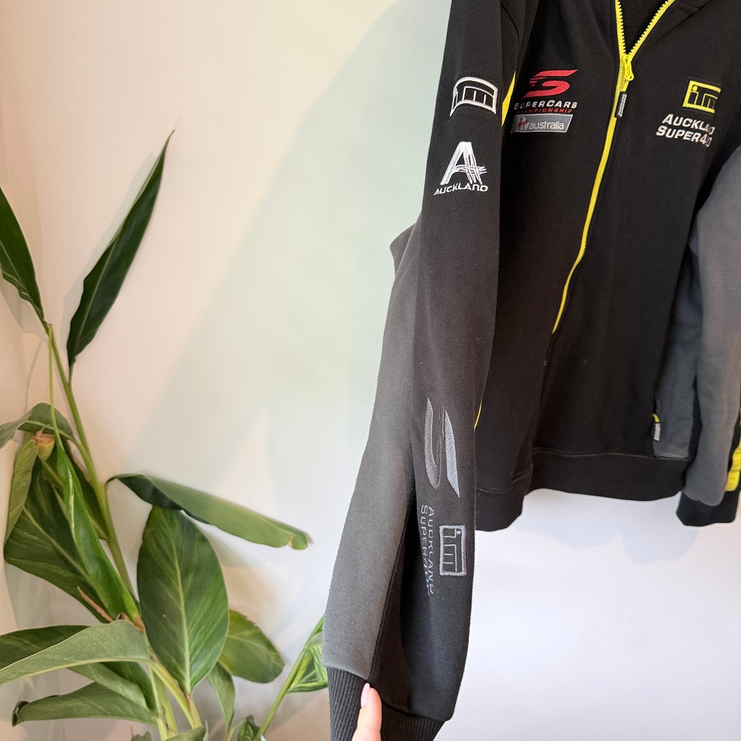 ITM Auckland Super400 V8 Supercars Zip-Up Hoodie Black - XL