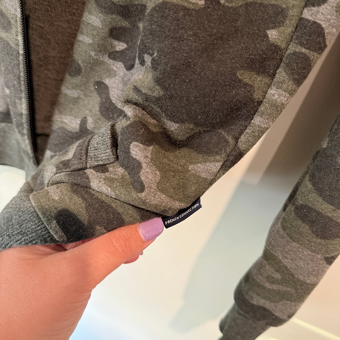 French Connection Size L Camouflage Sweatshirt