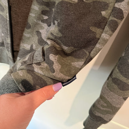 French Connection Size L Camouflage Sweatshirt