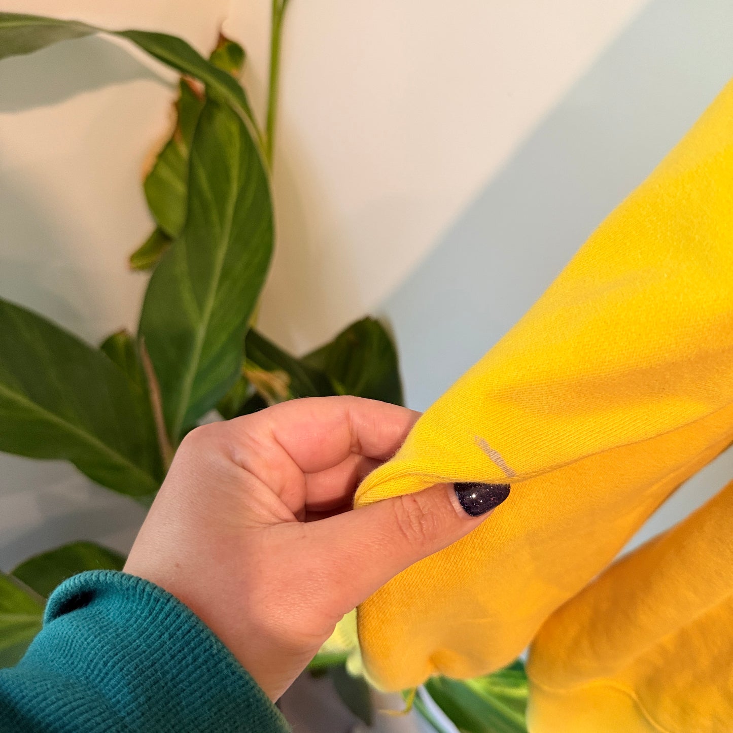 Holy Chic U/Arm to U/Arm 76cm Yellow Long-Sleeve Crewneck Sweatshirt
