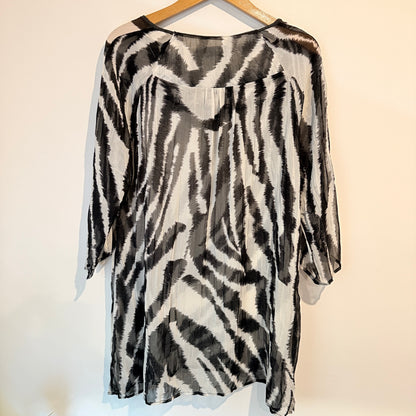 Jetblonde Size 14 Zebra Print Sheer Tunic Top
