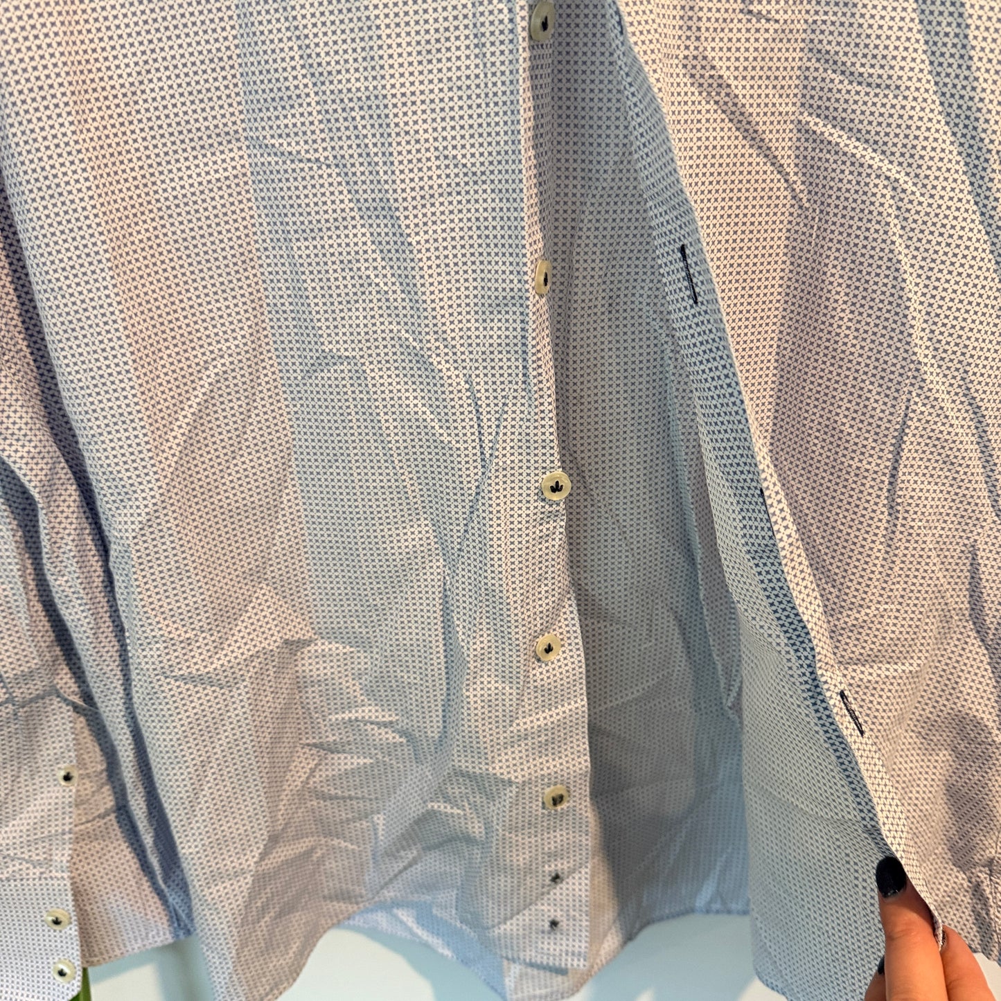 3 Wise Men Size 42 Long-Sleeved Button-Down Shirt
