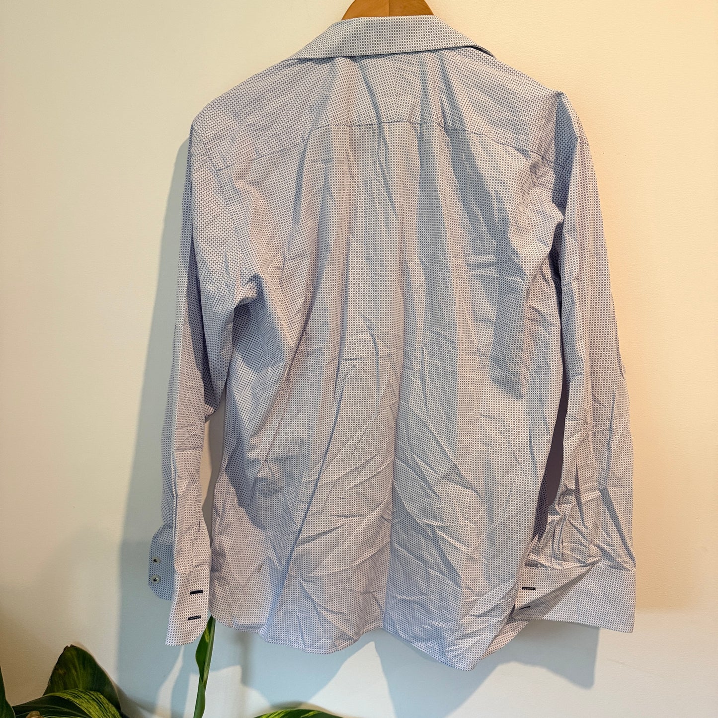 3 Wise Men Size 42 Long-Sleeved Button-Down Shirt