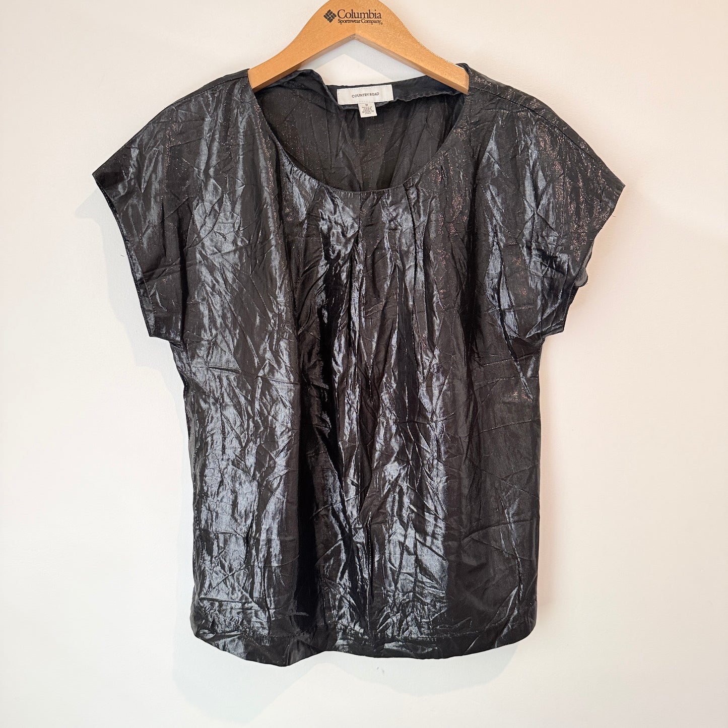 Country Road Size M Metallic Black Top