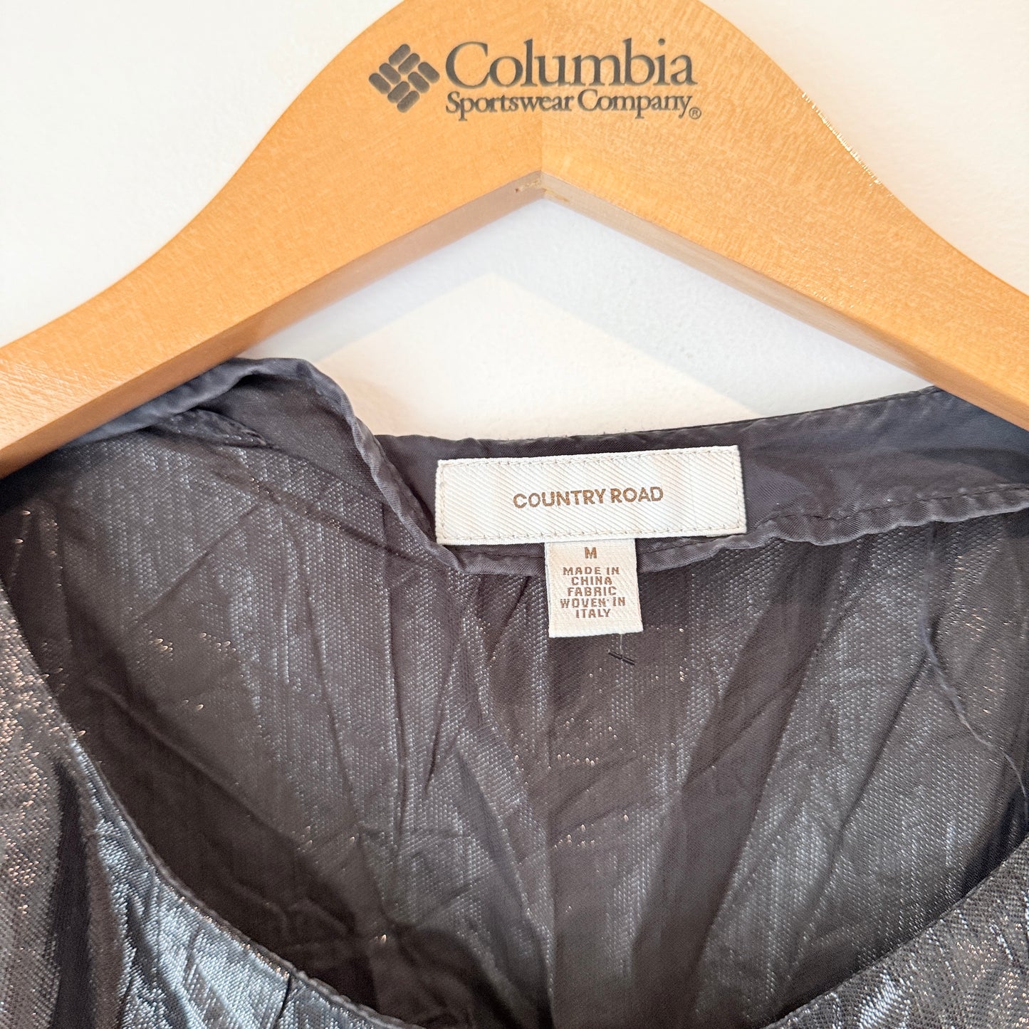 Country Road Size M Metallic Black Top