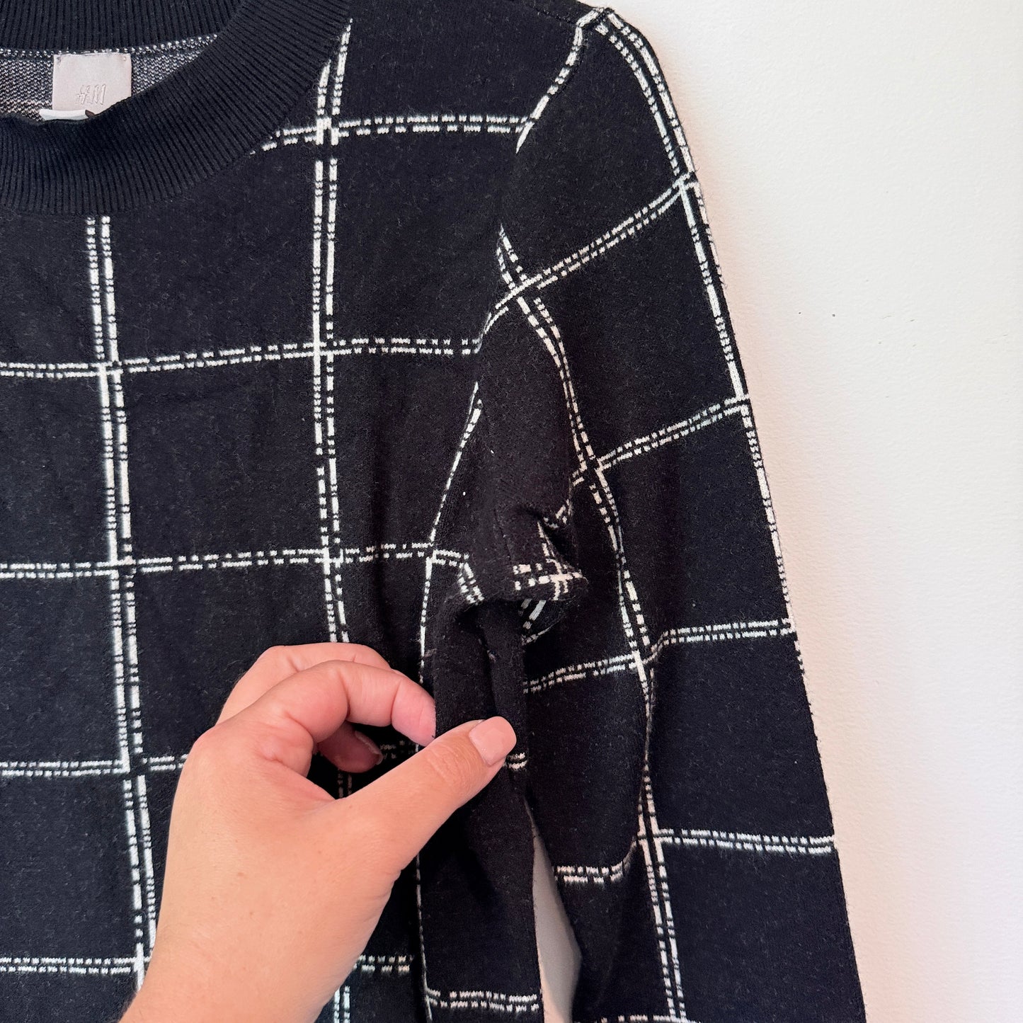H&M Grid Knit Sweater Black - Size S