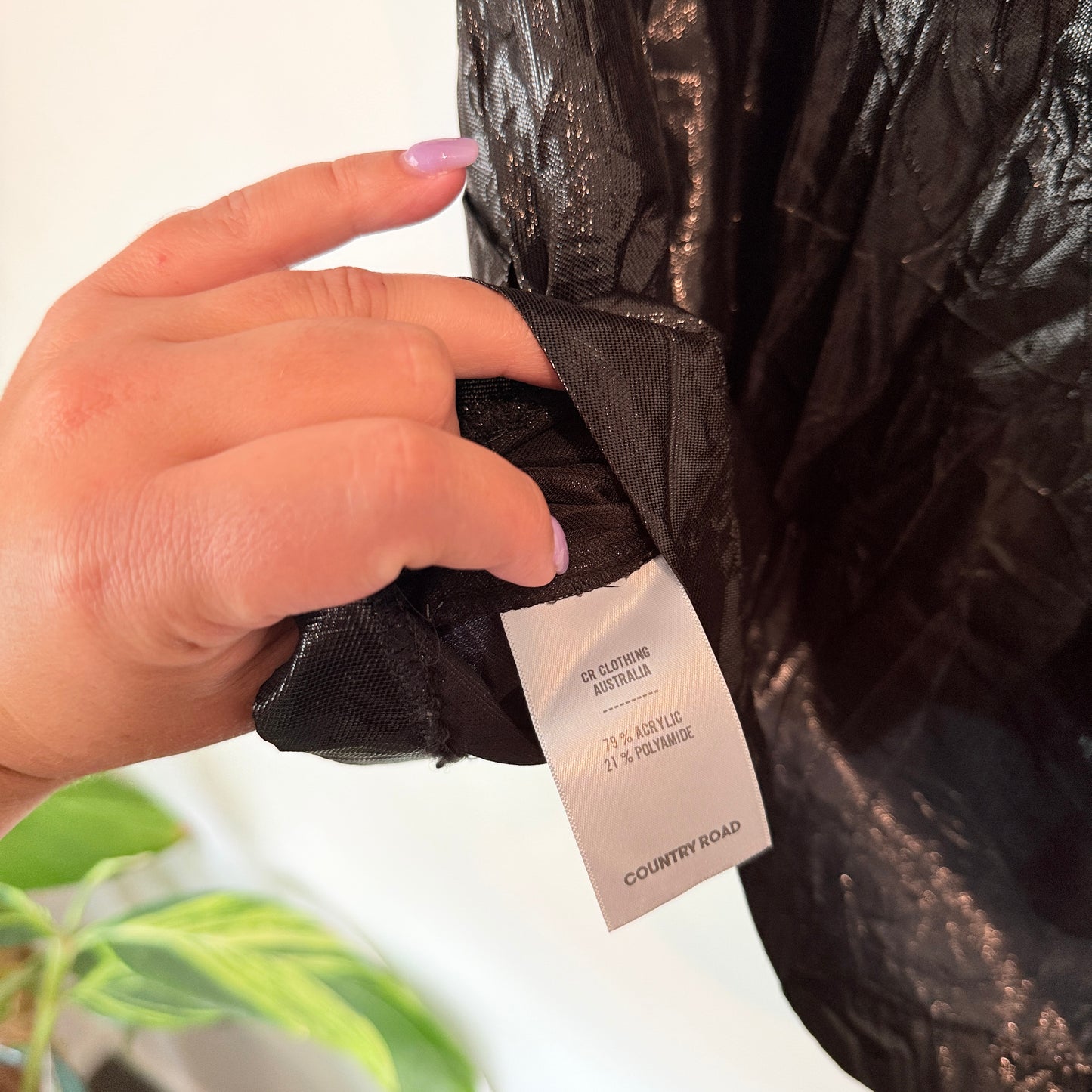 Country Road Size M Metallic Black Top