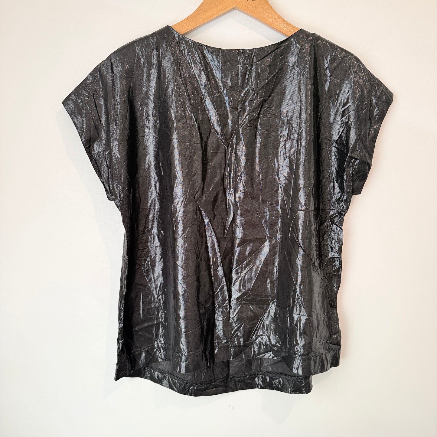 Country Road Size M Metallic Black Top