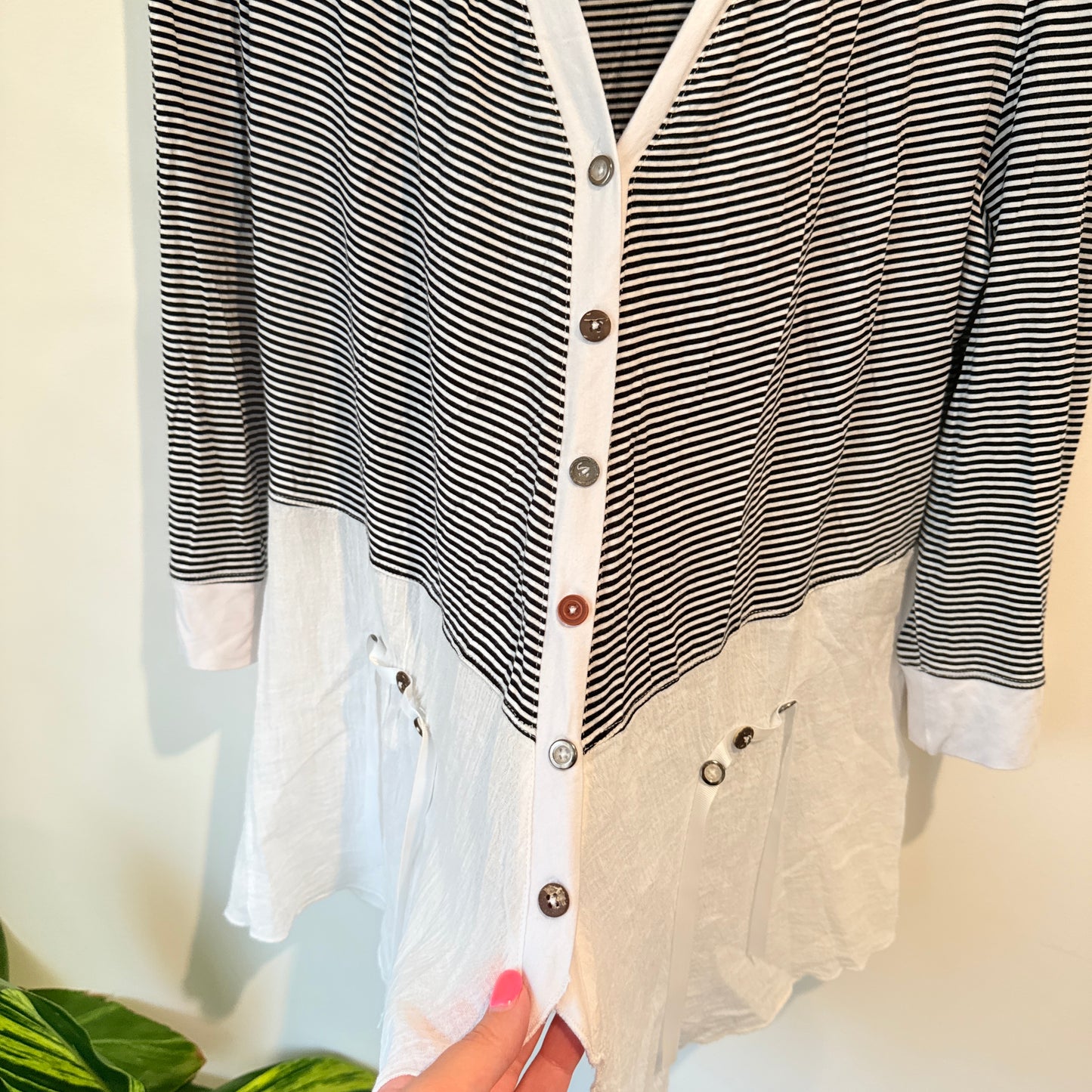Jetblonde Size 10 Black and White Striped Cardigan