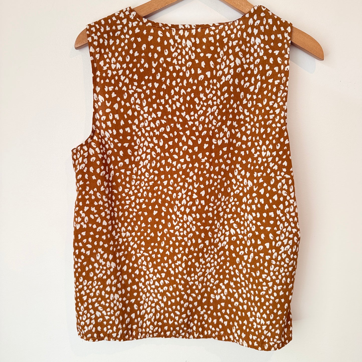 Shein Size M Sleeveless V-Neck Top