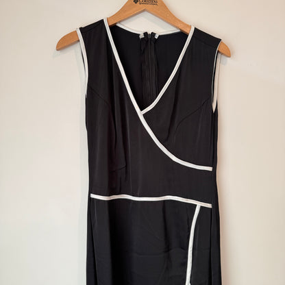 Brand Unknown Black with White Trim Dress – U/Arm 42cm